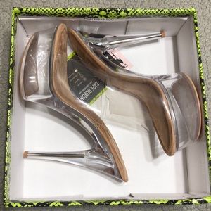 NEVER WORN. High heels